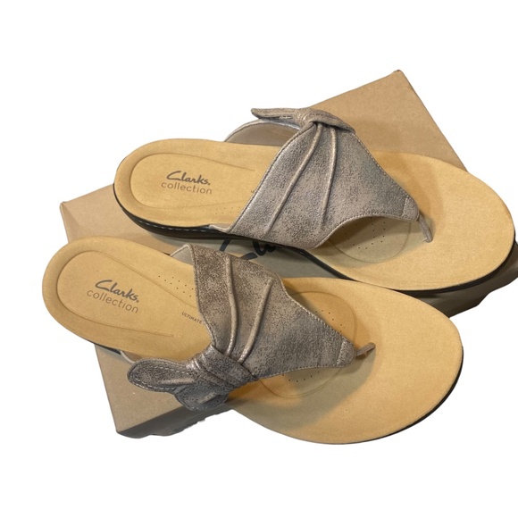 Clarks Laurieann Rae Women's Sandal Size 12W WIDE Taupe Metallic Comfort Thong - Picture 3 of 13